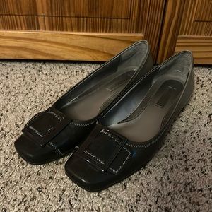 Liz Claiborne pearl grey dress shoe in size 8.5